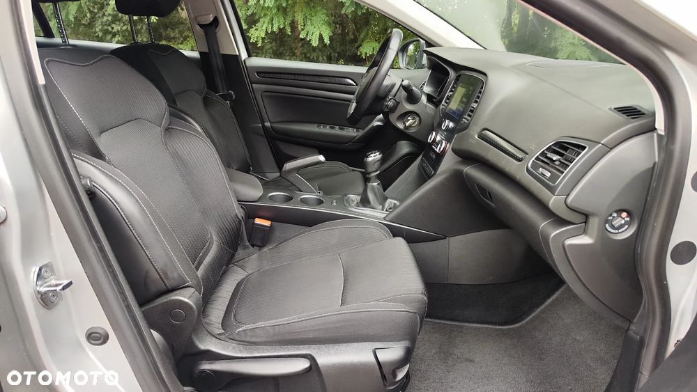 Renault Megane ENERGY TCe 100 EXPERIENCE - 32