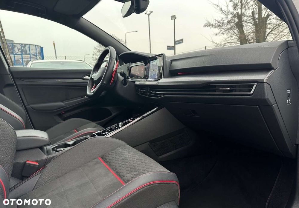 Volkswagen Golf - 24