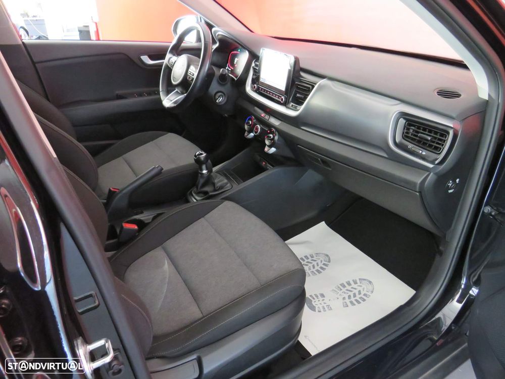 Kia Stonic 1.2 MPi Dynamic - 24