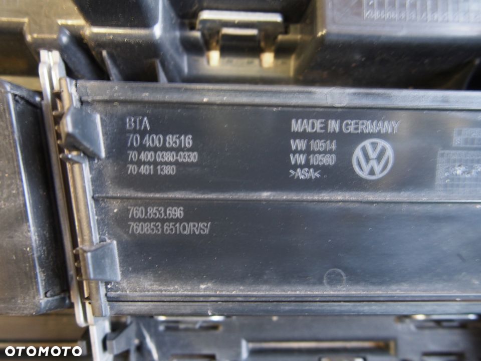 Volkswagen Touareg Atrapa grill 18r VW - 4