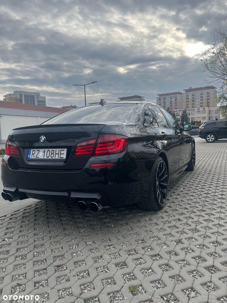 BMW Seria 5 550i Sport-Aut - 6