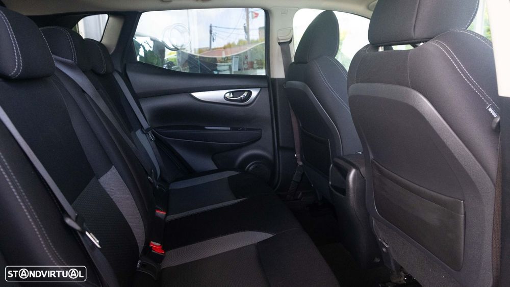 Nissan Qashqai 1.5 dCi N-Connecta - 11