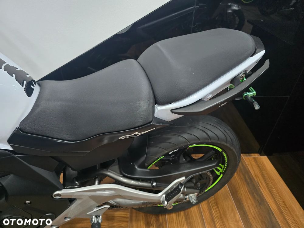Kawasaki ER - 7