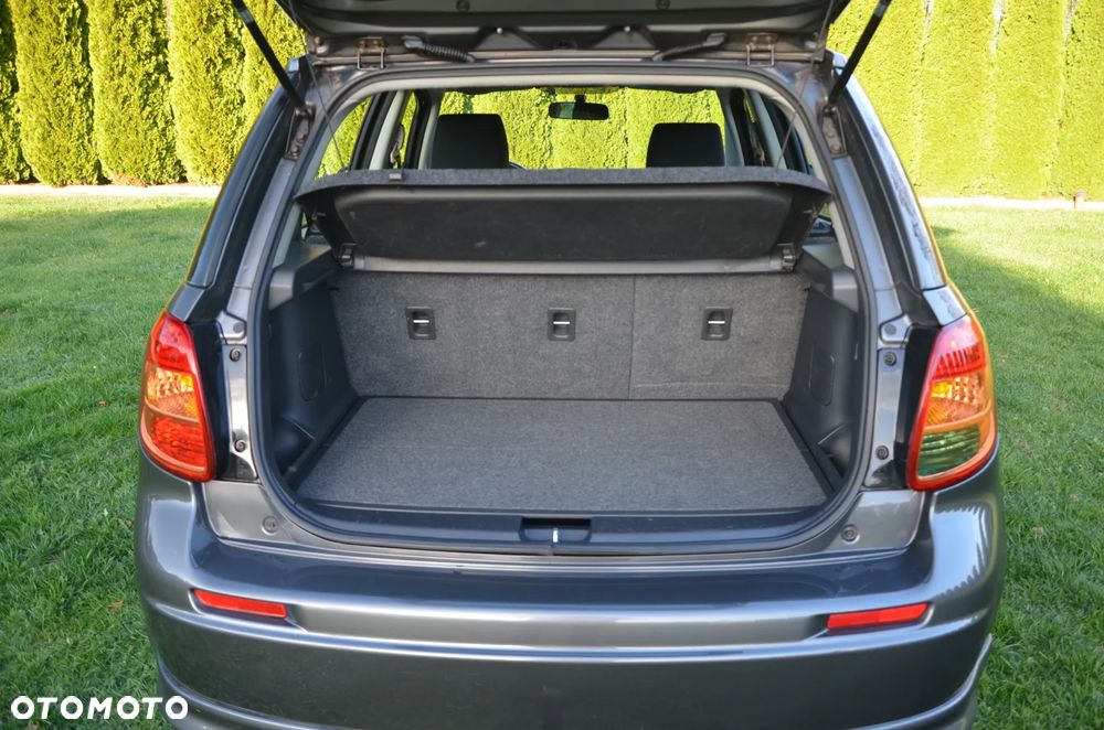 Suzuki SX4 1.6 Premium - 31