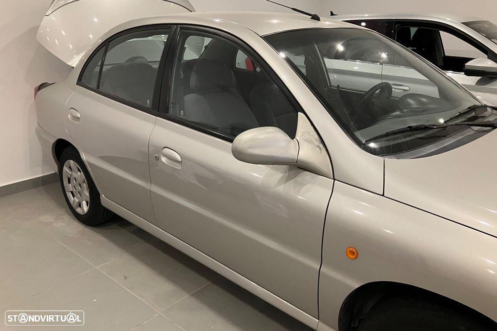 Kia Rio Sedan 1.3 LS - 11