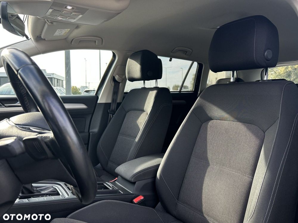 Volkswagen Passat - 11