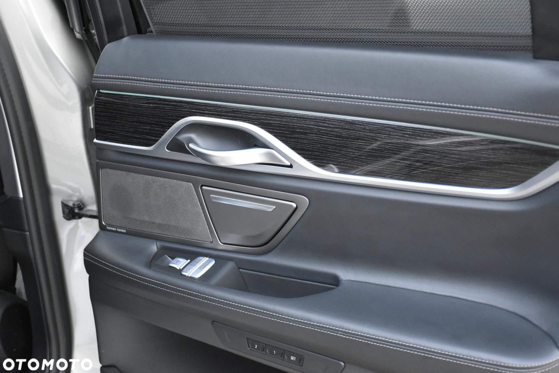BMW Seria 7 - 17
