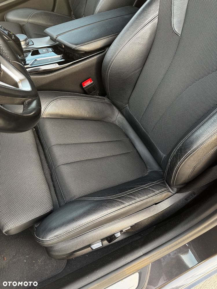 BMW Seria 5 520d Sport Line - 27
