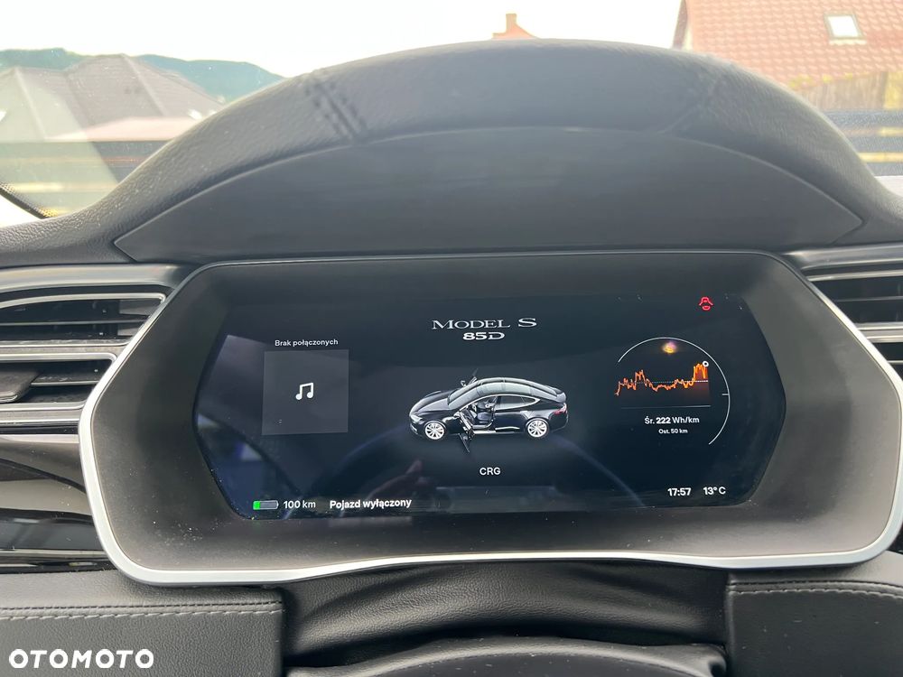 Tesla Model S - 6