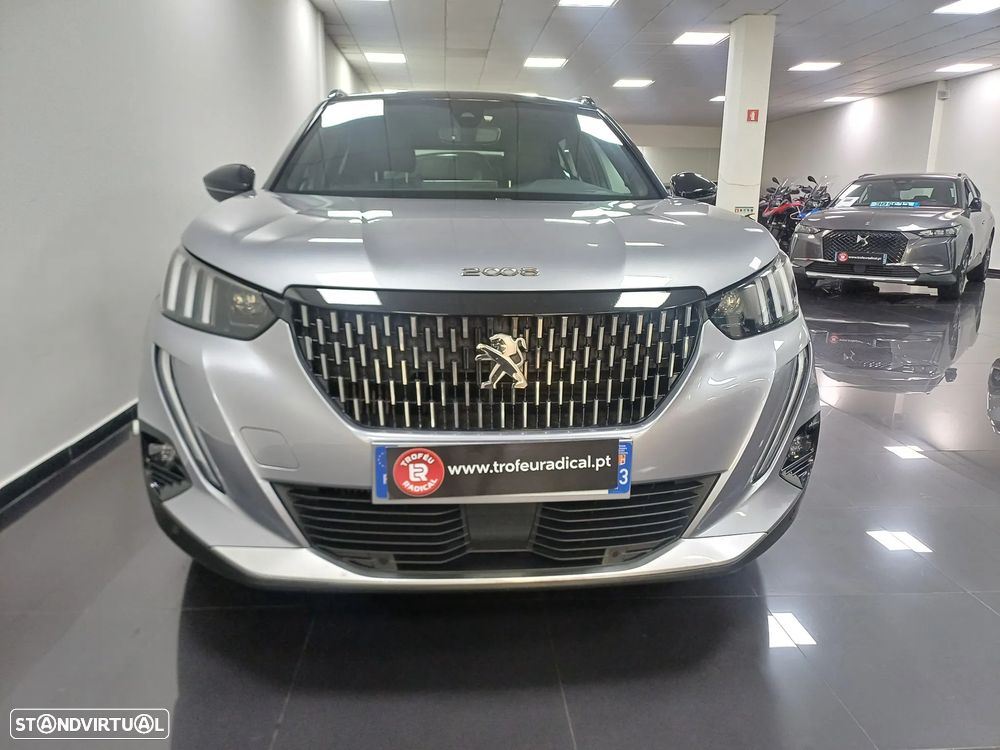 Peugeot 2008 PureTech 130 EAT8 GT - 3
