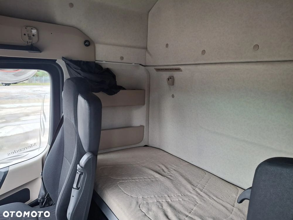 Mercedes-Benz Actros MP4 - 15