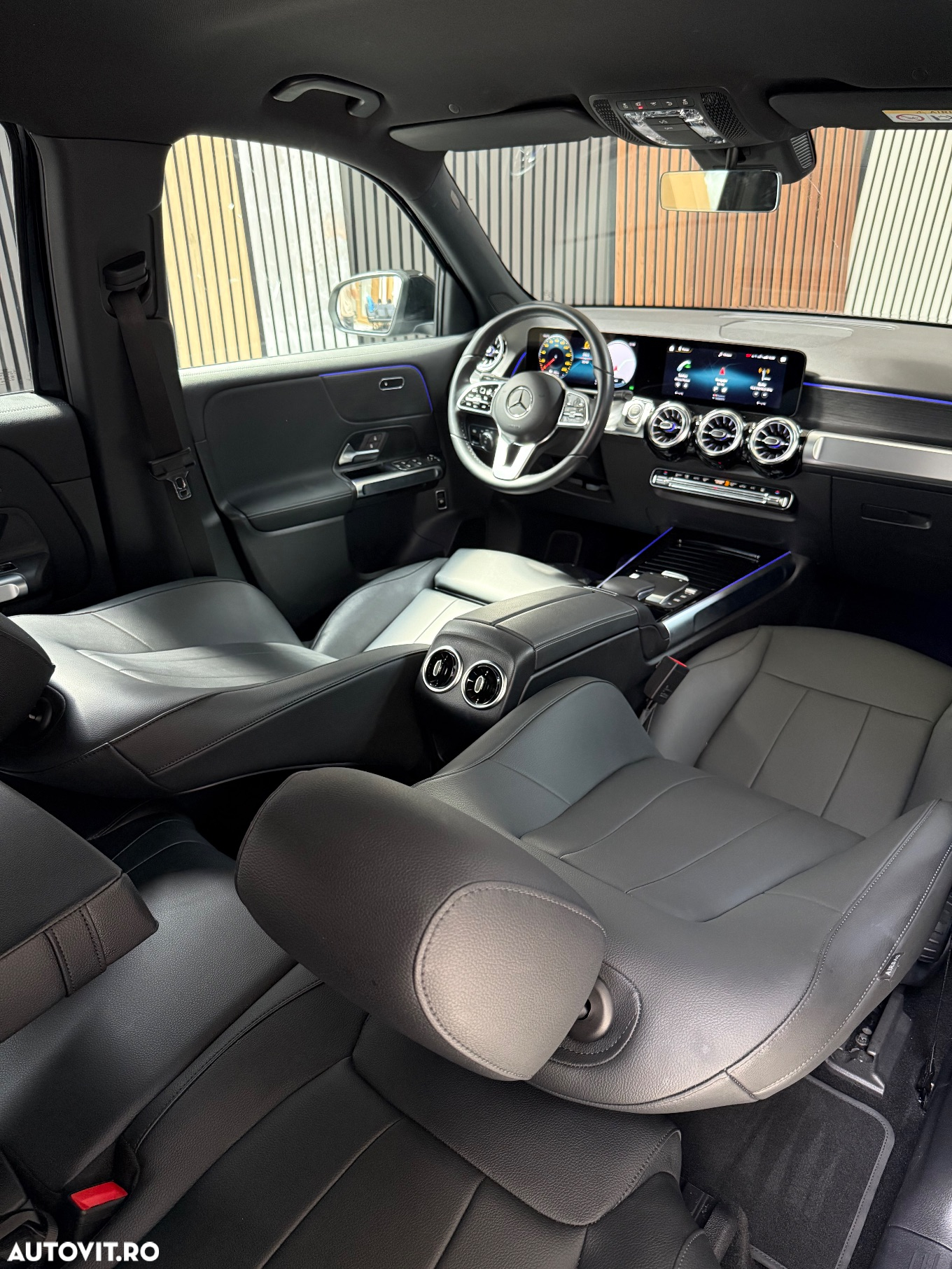 Mercedes-Benz EQB - 7