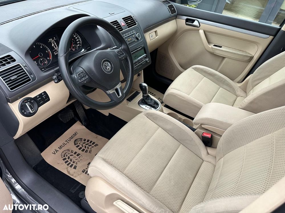 Volkswagen Touran - 8