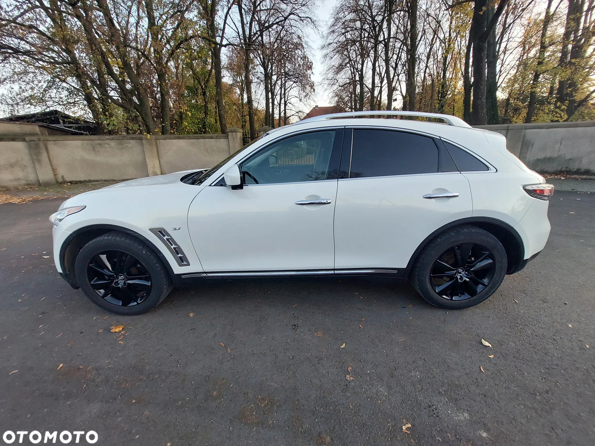 Infiniti QX70 3.7 AWD GT - 3