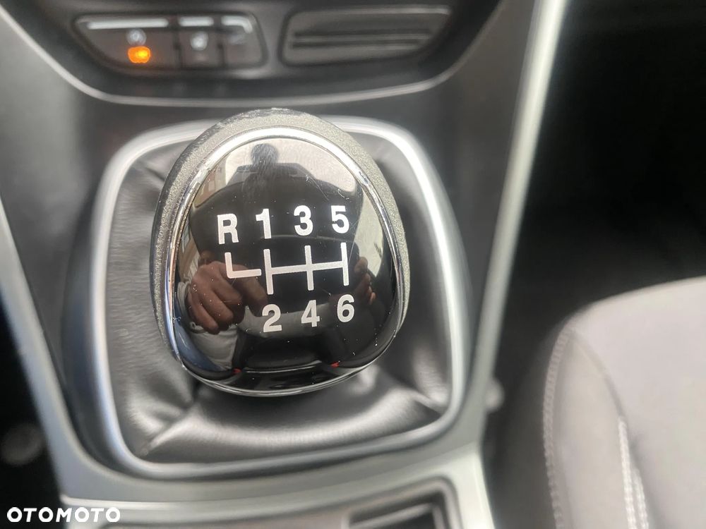 Ford Kuga 1.5 EcoBoost 2x4 Titanium - 28