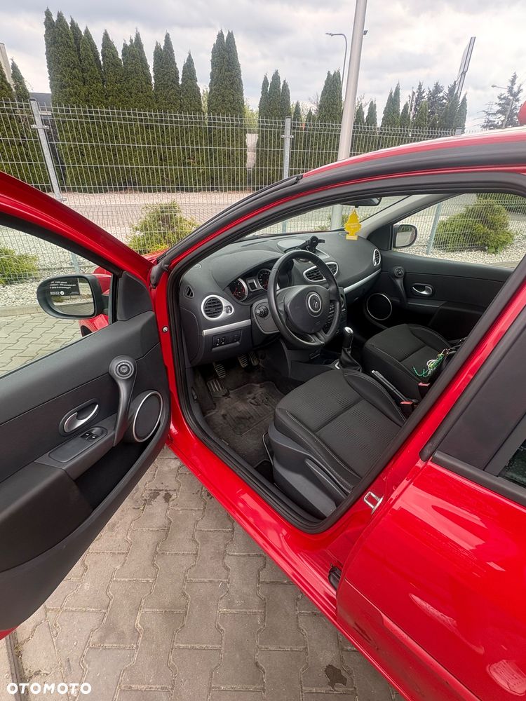Renault Clio 1.2 16V 75 Dynamique - 19