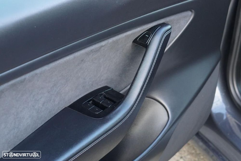 Tesla Model 3 Long Range AWD Dual Motor - 35