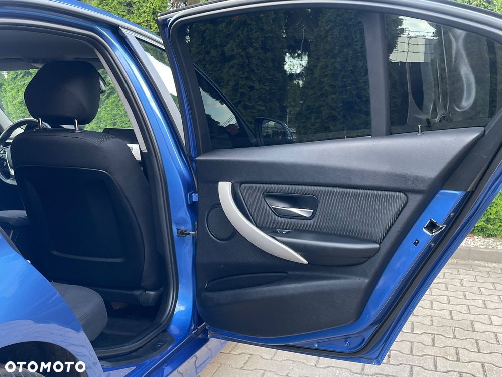 BMW Seria 3 320d Efficient Dynamics Luxury Line Purity sport - 20