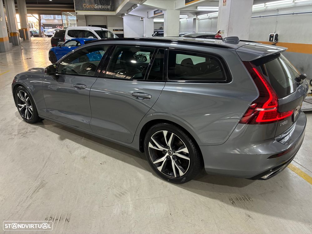 Volvo V60 2.0 D4 R-Design Geartronic — fotografia 8