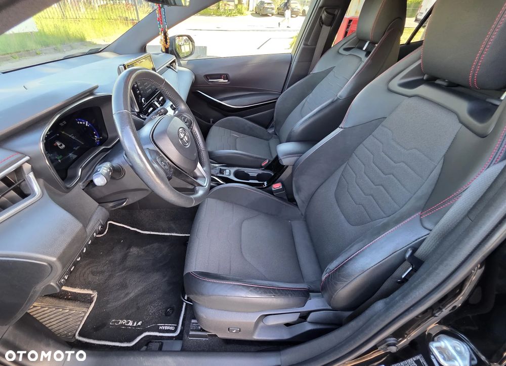 Toyota Corolla 2.0 Hybrid Executive - 12