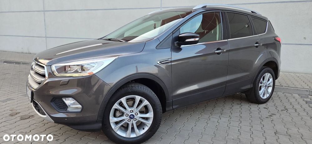 Ford Kuga 1.5 EcoBoost 2x4 Titanium - 5