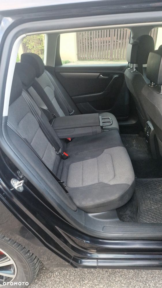 Volkswagen Passat - 19