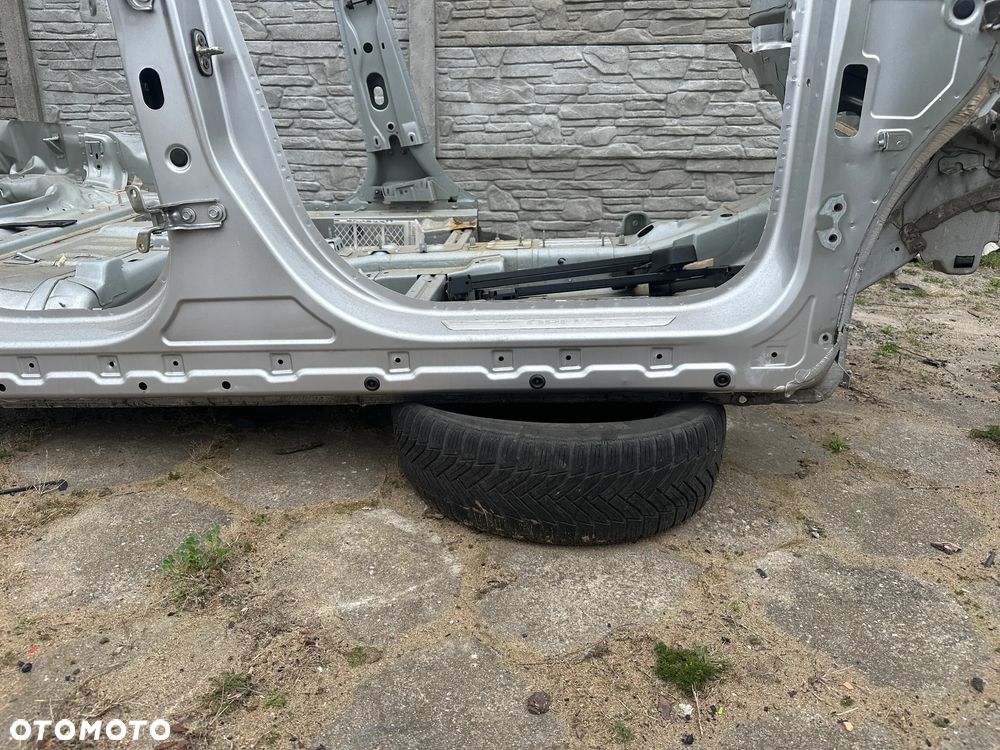 OPEL CROSSLAND X ĆWIARTKA SŁUPEK PRÓG PRAWY PRZÓD EUROPA - 1
