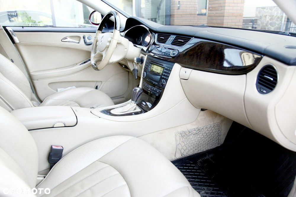 Mercedes-Benz CLS - 10