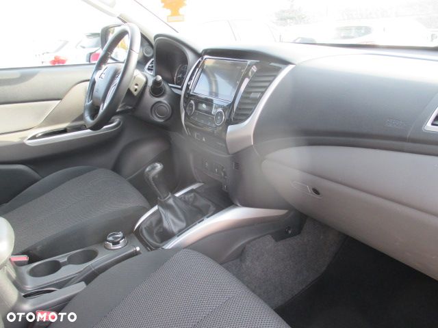 Mitsubishi l200 - 10