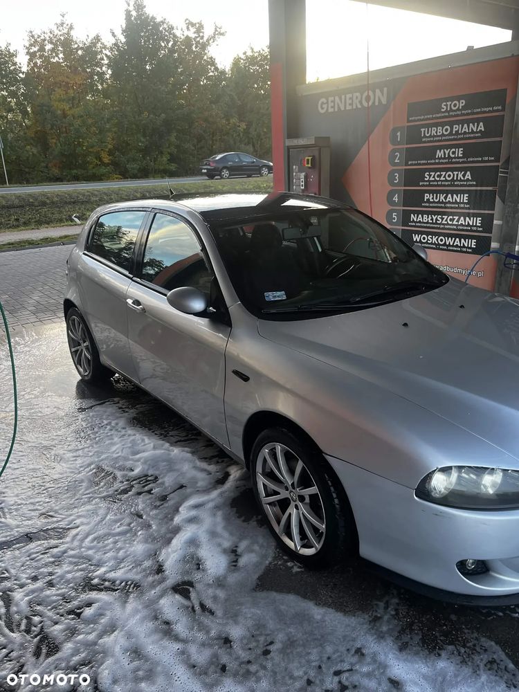 Alfa Romeo 147 - 3