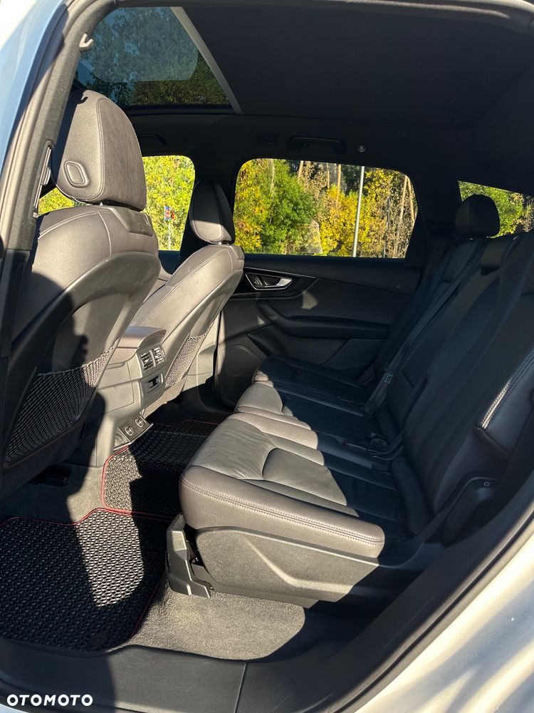 Audi Q7 3.0 TFSI Quattro Tiptr - 9