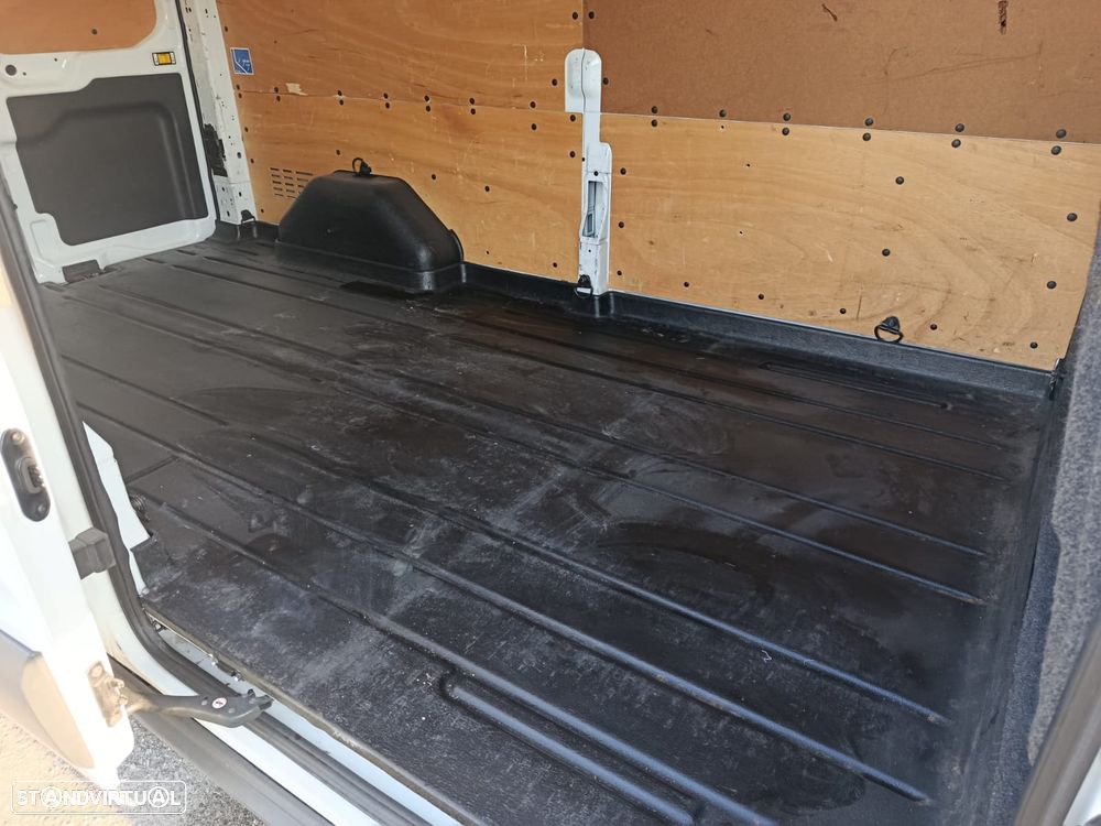 Ford Transit - 12
