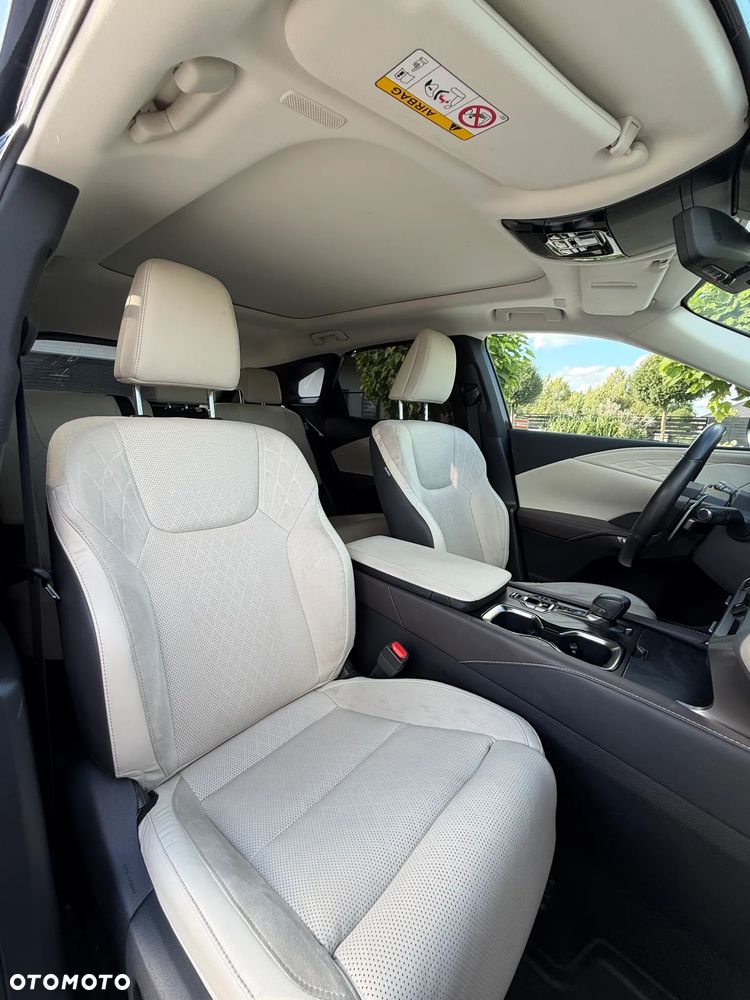 Lexus RX 450h+ Omotenashi - 14