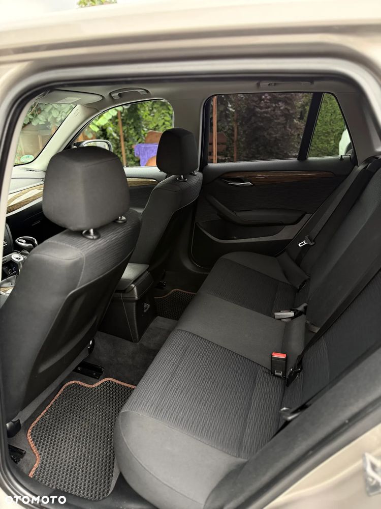 BMW X1 sDrive18i - 9