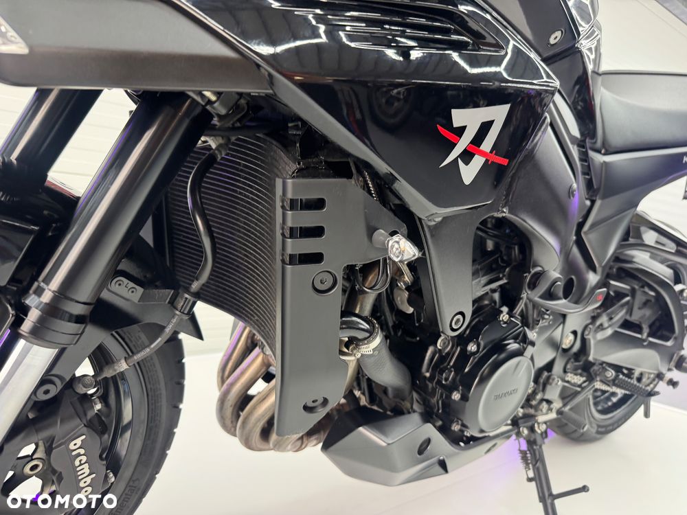Suzuki GSX - 18