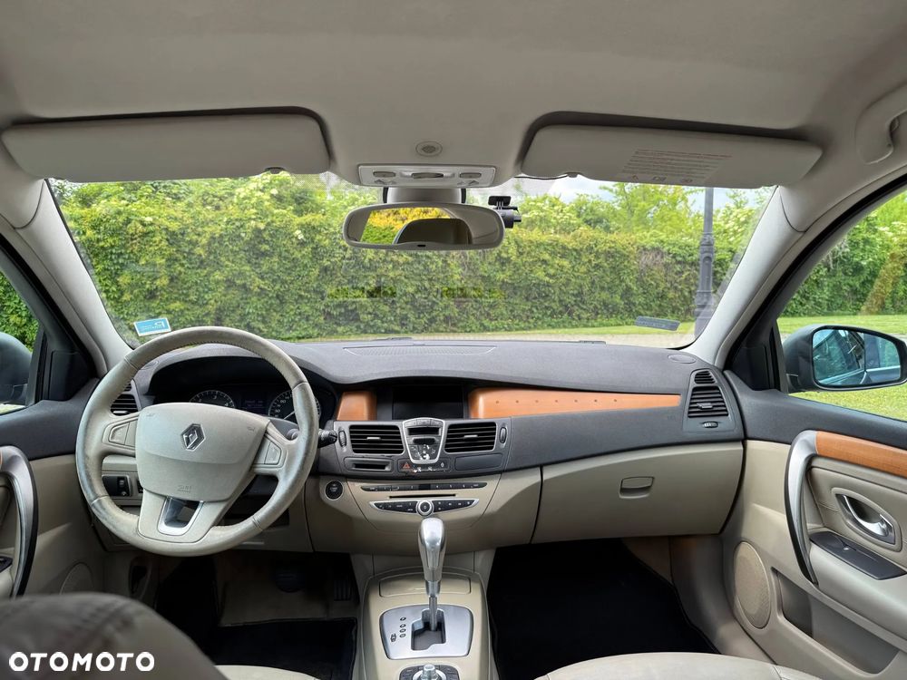 Renault Laguna 2.0 DCi Initiale - 26