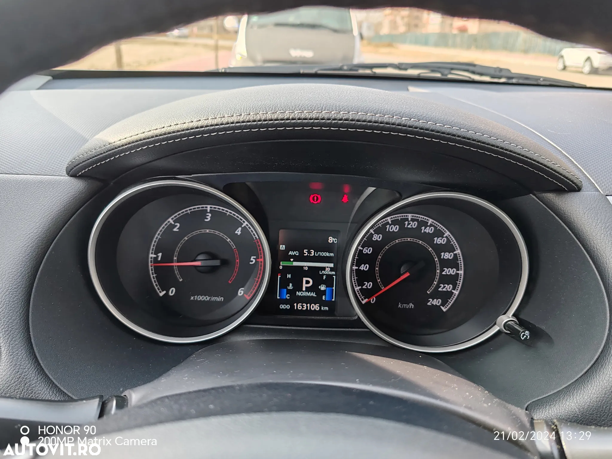 Mitsubishi Outlander - 10