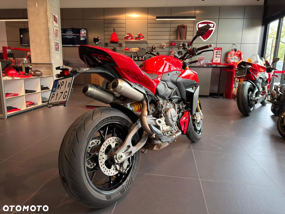 Ducati Streetfighter V2 - 11