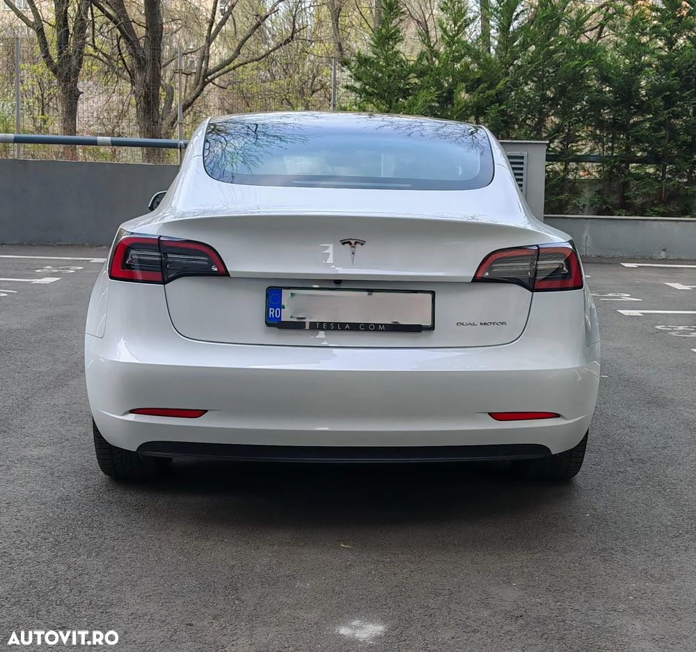 Tesla Model 3 - 7