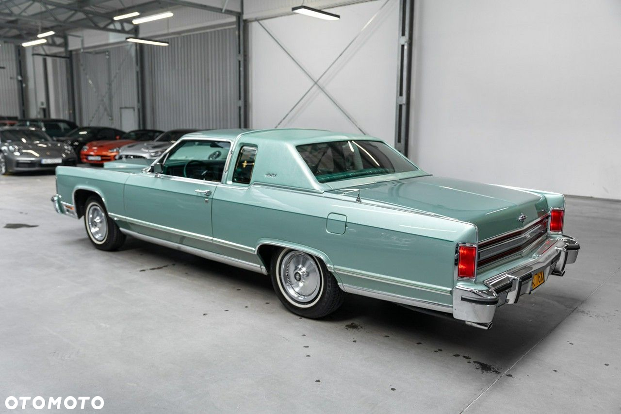 Lincoln Continental - 11