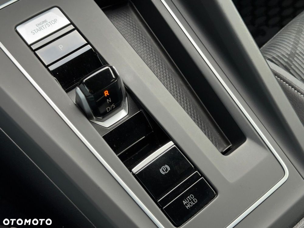 Volkswagen Golf - 25