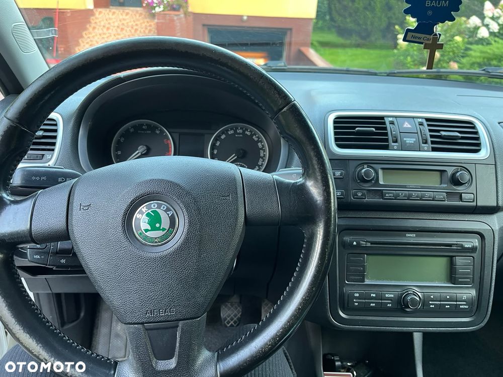 Skoda Fabia 1.6 16V Style - 5