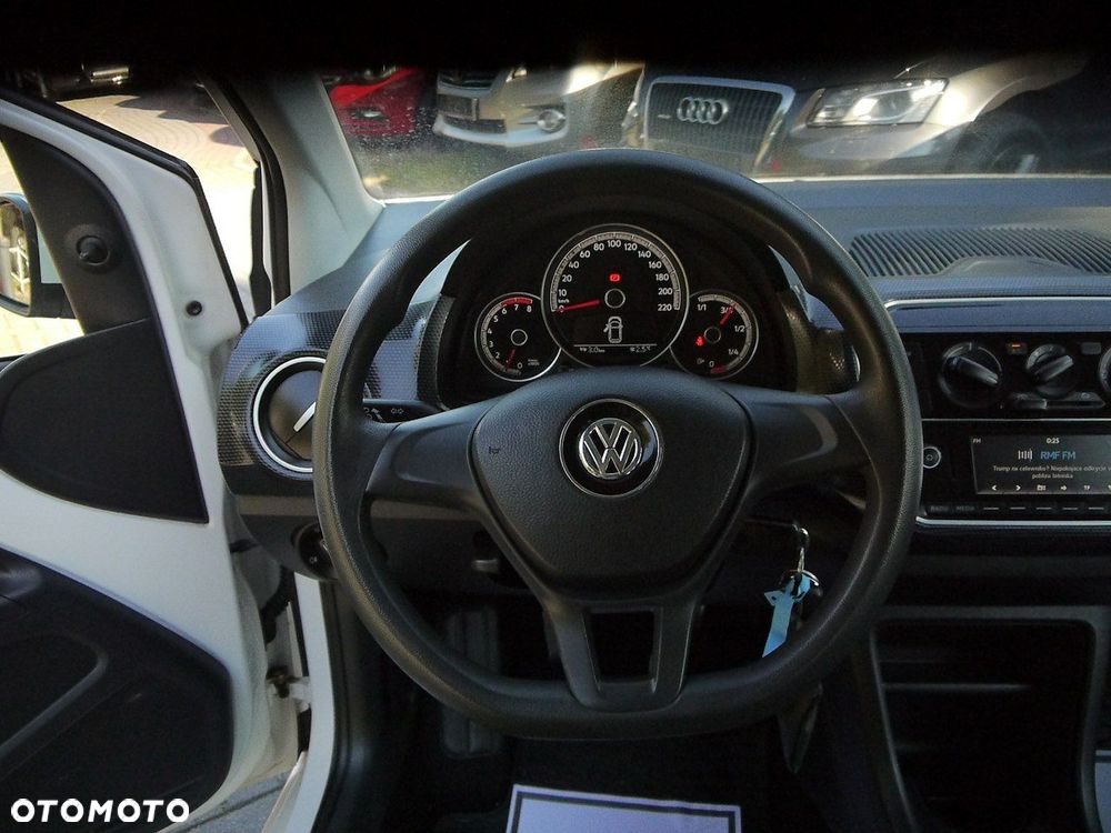 Volkswagen up! 1.0 White Style - 23