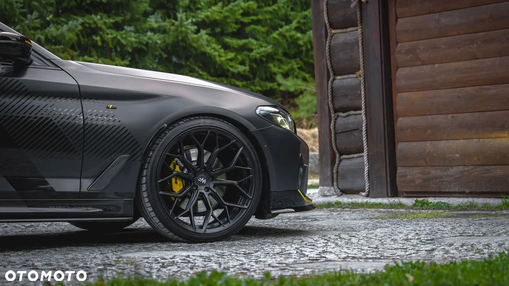 2022 BMW Seria 5 530i xDrive M Sport Edition, photograph 12