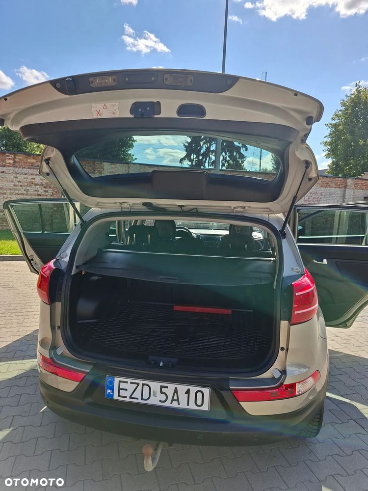 Kia Sportage 2.0 CRDI M AWD - 12