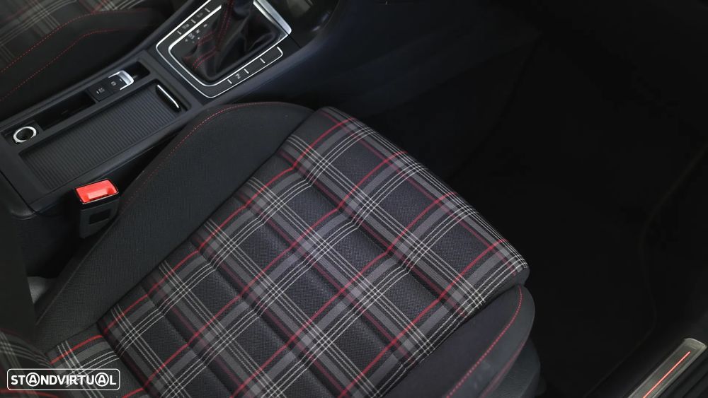 VW Golf 2.0 TSi GTi DSG Performance - 35