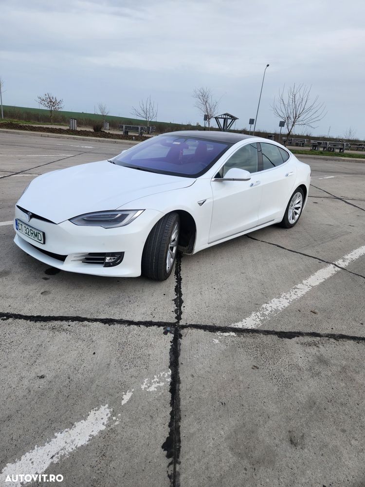 Tesla Model S - 5
