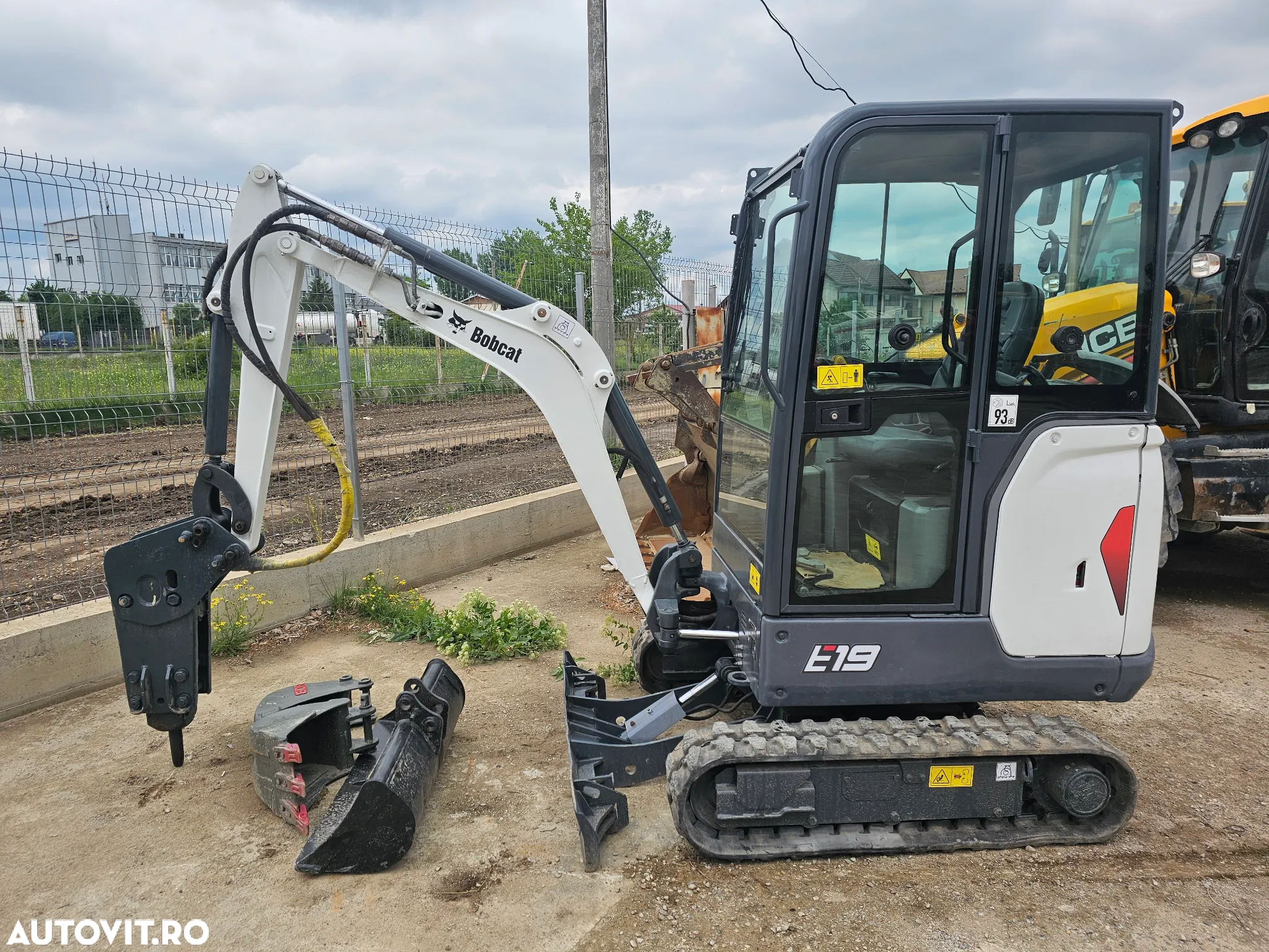 Bobcat E19 miniexcavator full 3cupe+picon - 5