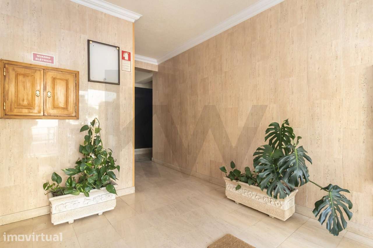 Apartamento T3 com Varanda e Vistas Desafogadas — Quinta dos Fidalguin - Grande imagem: 3/53