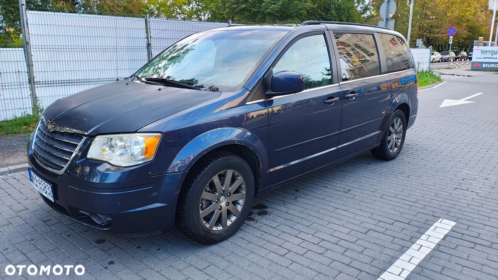 Chrysler Town & Country - 1